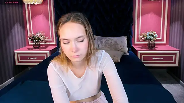 LinaVolberg online show from October 2, 2025, 6:09 am