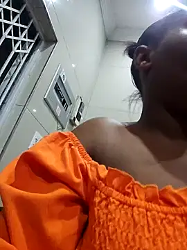 curvycloe1 online show from February 16, 2025, 7:38 pm