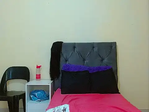 curvycloe1 online show from March 9, 2025, 10:52 am