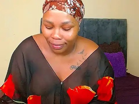 curvycloe1 online show from October 8, 2025, 5:16 am