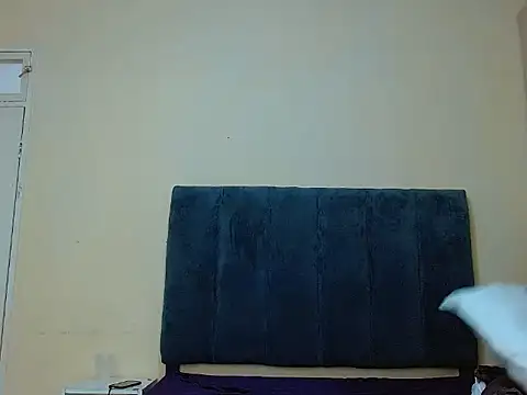 curvycloe1 online show from October 10, 2025, 6:34 am