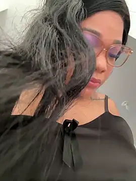 ashley Tompson1 online show from November 13, 2025, 12:59 pm