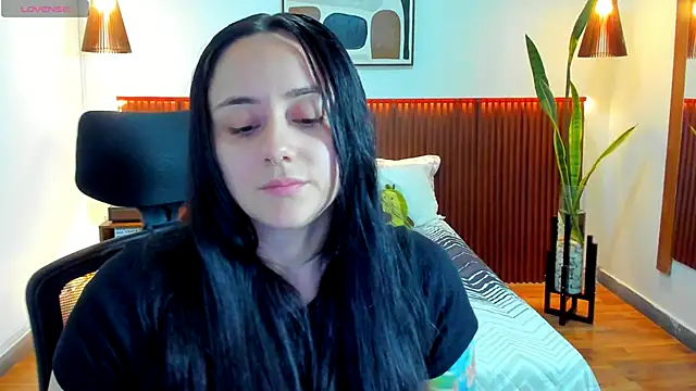 KatherineBond online show from November 14, 2025, 7:45 pm