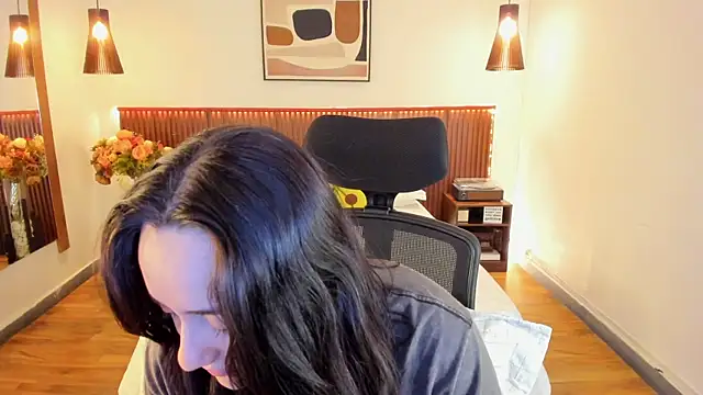 KatherineBond online show from June 25, 2026, 6:12 pm