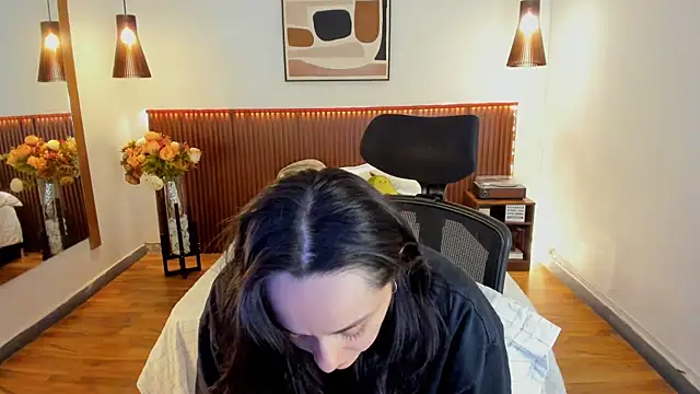 KatherineBond online show from June 26, 2026, 7:18 pm