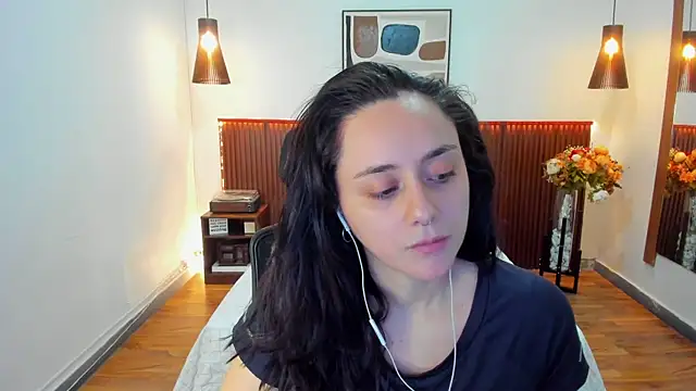 KatherineBond online show from July 8, 2026, 4:00 pm