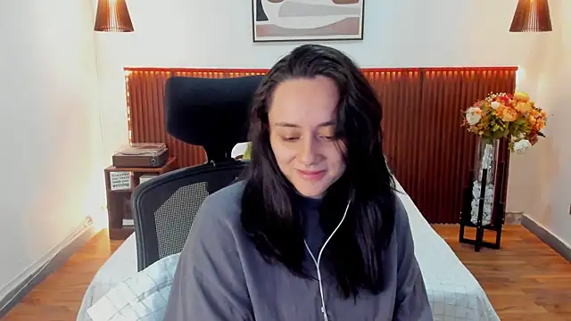 KatherineBond online show from July 13, 2026, 4:21 pm
