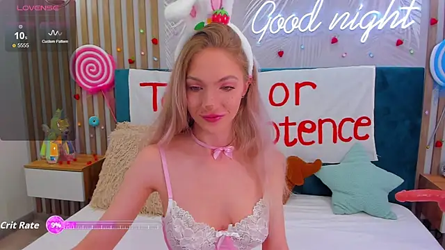 Snapshot of Emilly_Hart chatting on October 28, 2025, 2:48 am Emilly Hart online show from October 28, 2025, 2:48 am