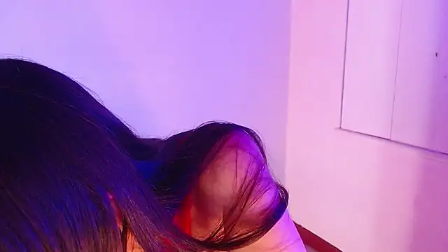 AnnaliOlsenX online show from December 17, 2024, 8:10 pm