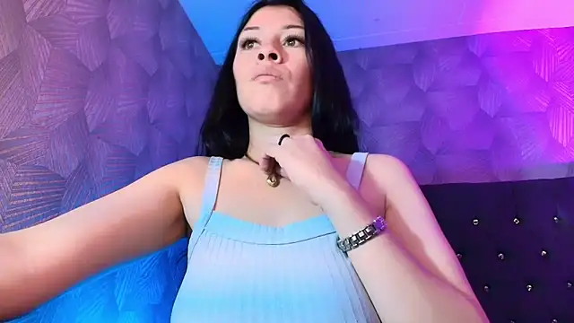 AnnaliOlsenX online show from June 19, 2026, 6:56 pm