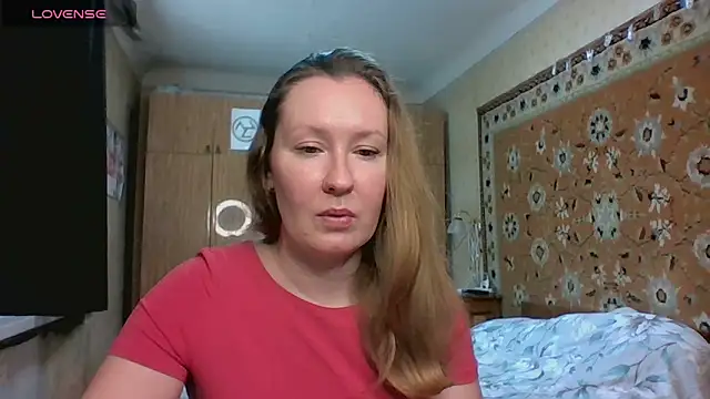 AnnaXLovers online show from April 13, 2026, 9:48 am