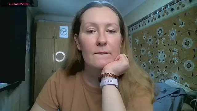 AnnaXLovers online show from May 14, 2026, 11:17 am