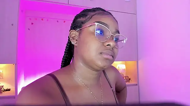 tamaraa smiith online show from October 11, 2025, 7:34 pm