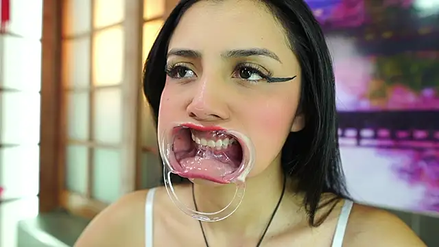 miss lizith online show from November 20, 2025, 11:10 am