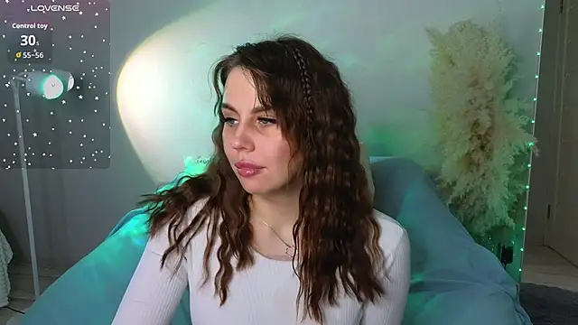 Aisha Riley online show from October 27, 2025, 2:43 pm