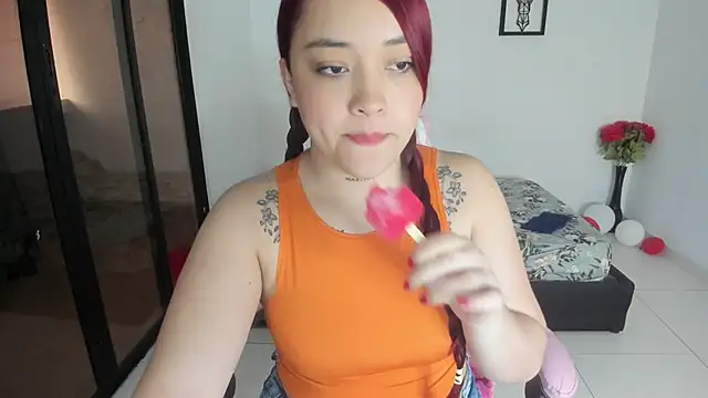 Snapshot of julinee_smithh chatting on October 24, 2025, 11:39 am julinee smithh online show from October 24, 2025, 11:39 am