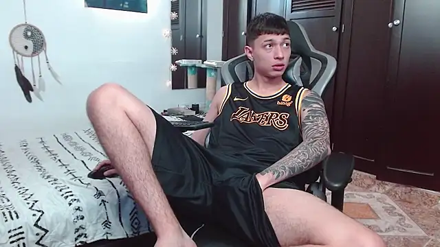 aaron blug online show from December 12, 2024, 5:04 pm