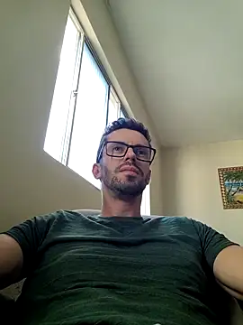 Snapshot of Diegosob8720 chatting on March 13, 2025, 7:28 pm Diegosob8720 online show from March 13, 2025, 7:28 pm