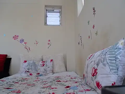 Snapshot of DarkBerry8 chatting on October 2, 2025, 1:29 pm DarkBerry8 online show from October 2, 2025, 1:29 pm