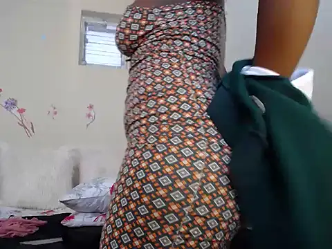 Snapshot of DarkBerry8 chatting on October 24, 2025, 12:56 pm DarkBerry8 online show from October 24, 2025, 12:56 pm