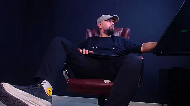 JackEthann online show from October 14, 2025, 4:57 am