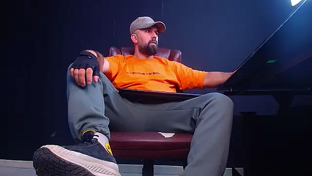 JackEthann online show from October 16, 2025, 4:57 am