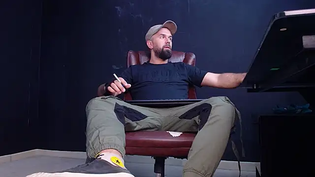 JackEthann online show from October 28, 2025, 5:44 am