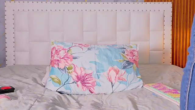 indianschoolgirl online show from October 29, 2025, 7:37 pm