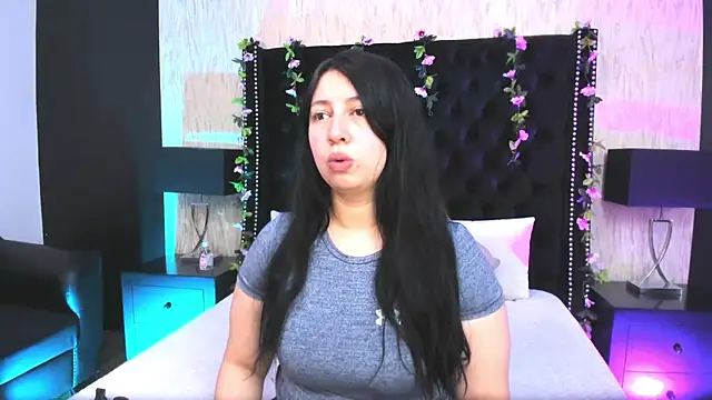 Snapshot of AshleeyPrincess chatting on November 23, 2025, 2:17 pm AshleeyPrincess online show from November 23, 2025, 2:17 pm