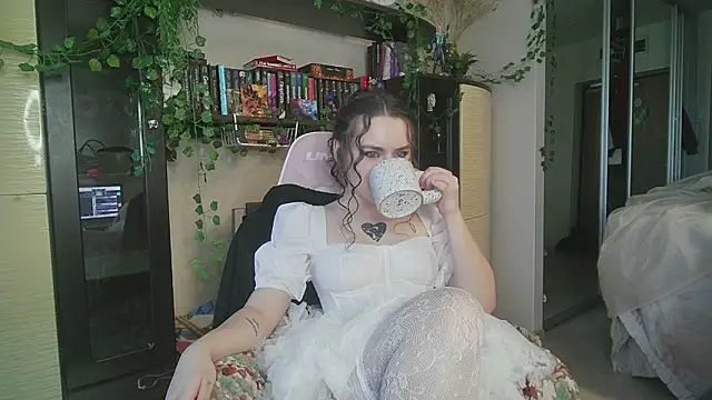 Aurora workerr online show from May 30, 2026, 2:47 pm