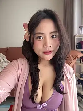 Snapshot of Hot_Mm chatting on March 9, 2025, 8:40 am Hot Mm online show from March 9, 2025, 8:40 am