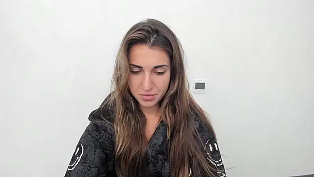 Snapshot of Summmmersky chatting on October 4, 2025, 9:02 pm Summmmersky online show from October 4, 2025, 9:02 pm