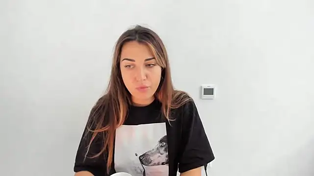 Snapshot of Summmmersky chatting on October 28, 2025, 9:13 am Summmmersky online show from October 28, 2025, 9:13 am