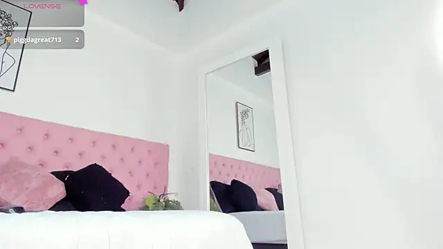 Paytonferrara online show from October 26, 2025, 5:24 am