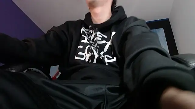 Snapshot of FrannBoy chatting on December 30, 2024, 7:42 pm FrannBoy online show from December 30, 2024, 7:42 pm