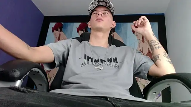 Snapshot of FrannBoy chatting on January 3, 2025, 6:35 pm FrannBoy online show from January 3, 2025, 6:35 pm