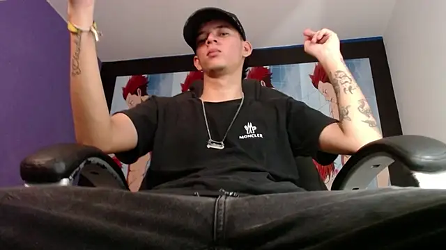 Snapshot of FrannBoy chatting on January 14, 2025, 7:43 pm FrannBoy online show from January 14, 2025, 7:43 pm