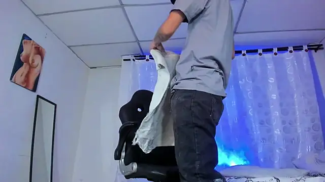 Snapshot of FrannBoy chatting on March 12, 2025, 1:47 am FrannBoy online show from March 12, 2025, 1:47 am