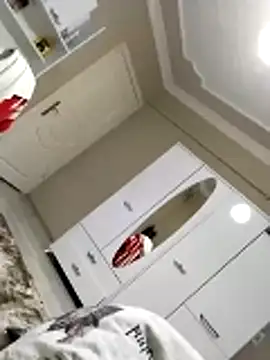 Snapshot of milf_hunter_35 chatting on April 16, 2026, 4:57 am milf hunter 35 online show from April 16, 2026, 4:57 am