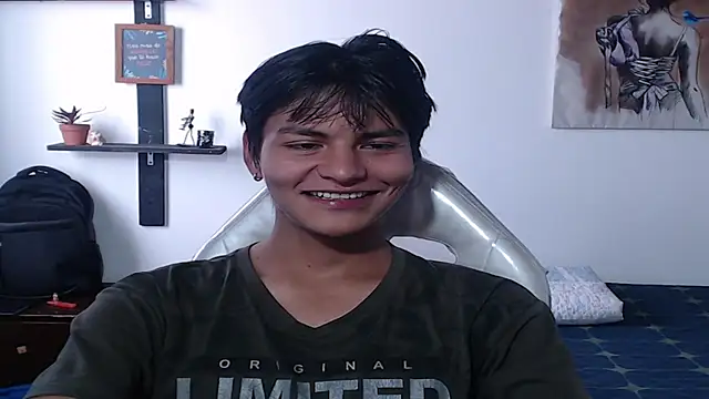 Snapshot of alanprince44 chatting on October 3, 2025, 7:00 pm alanprince44 online show from October 3, 2025, 7:00 pm