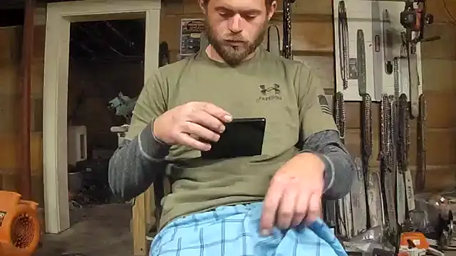 Snapshot of Bigoleslong98765 chatting on October 25, 2025, 3:14 am Bigoleslong98765 online show from October 25, 2025, 3:14 am