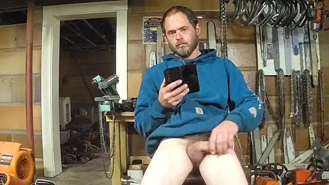 Snapshot of Bigoleslong98765 chatting on October 31, 2025, 2:40 pm Bigoleslong98765 online show from October 31, 2025, 2:40 pm