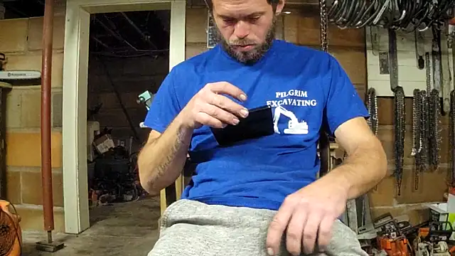 Snapshot of Bigoleslong98765 chatting on November 17, 2025, 4:18 am Bigoleslong98765 online show from November 17, 2025, 4:18 am