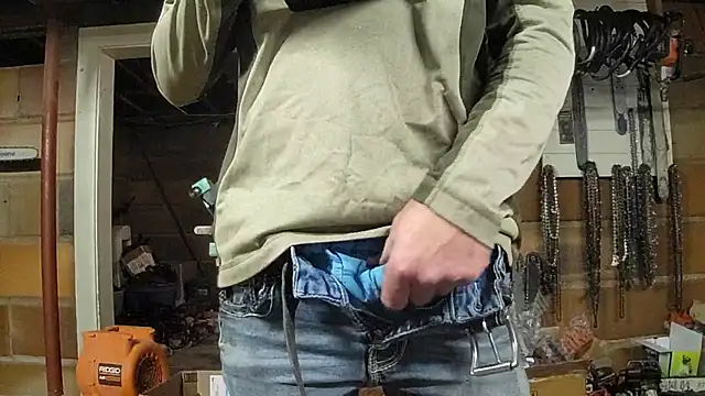 Snapshot of Bigoleslong98765 chatting on November 20, 2025, 3:45 pm Bigoleslong98765 online show from November 20, 2025, 3:45 pm