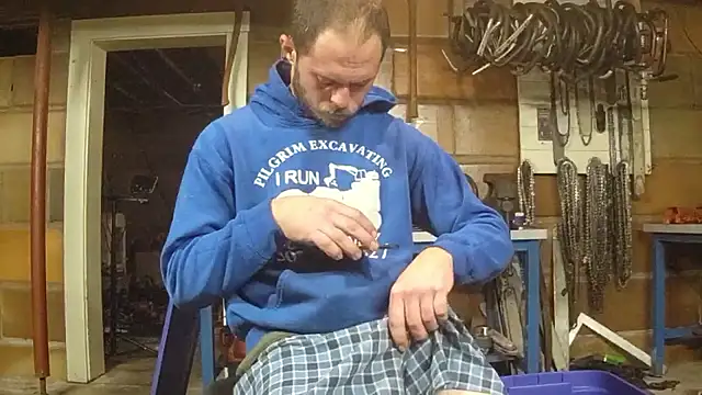 Snapshot of Bigoleslong98765 chatting on January 11, 2026, 8:52 am Bigoleslong98765 online show from January 11, 2026, 8:52 am