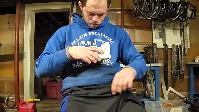 Snapshot of Bigoleslong98765 chatting on February 3, 2026, 8:30 am Bigoleslong98765 online show from February 3, 2026, 8:30 am