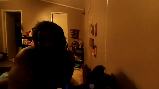 EbonyFetishQueen online show from March 11, 2026, 4:18 am