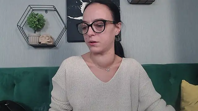 IzabelllNoir online show from October 7, 2025, 7:16 am