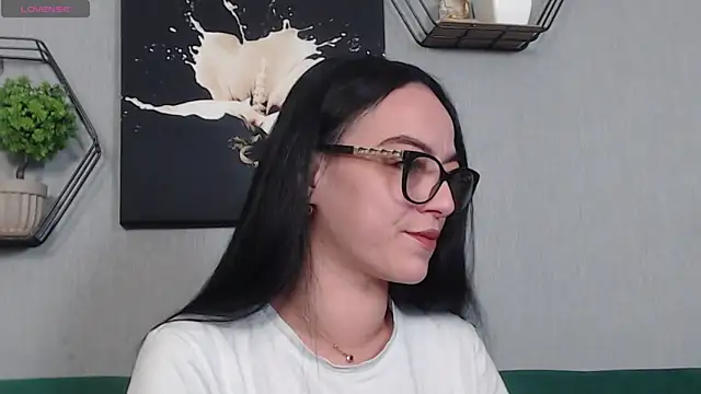 IzabelllNoir online show from April 10, 2026, 5:01 am