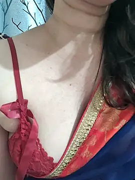 Brown Maxi online show from March 13, 2025, 5:18 pm